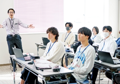 現役エンジニアから最新の知識を学べる