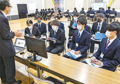 就職実績10年連続100％を達成！