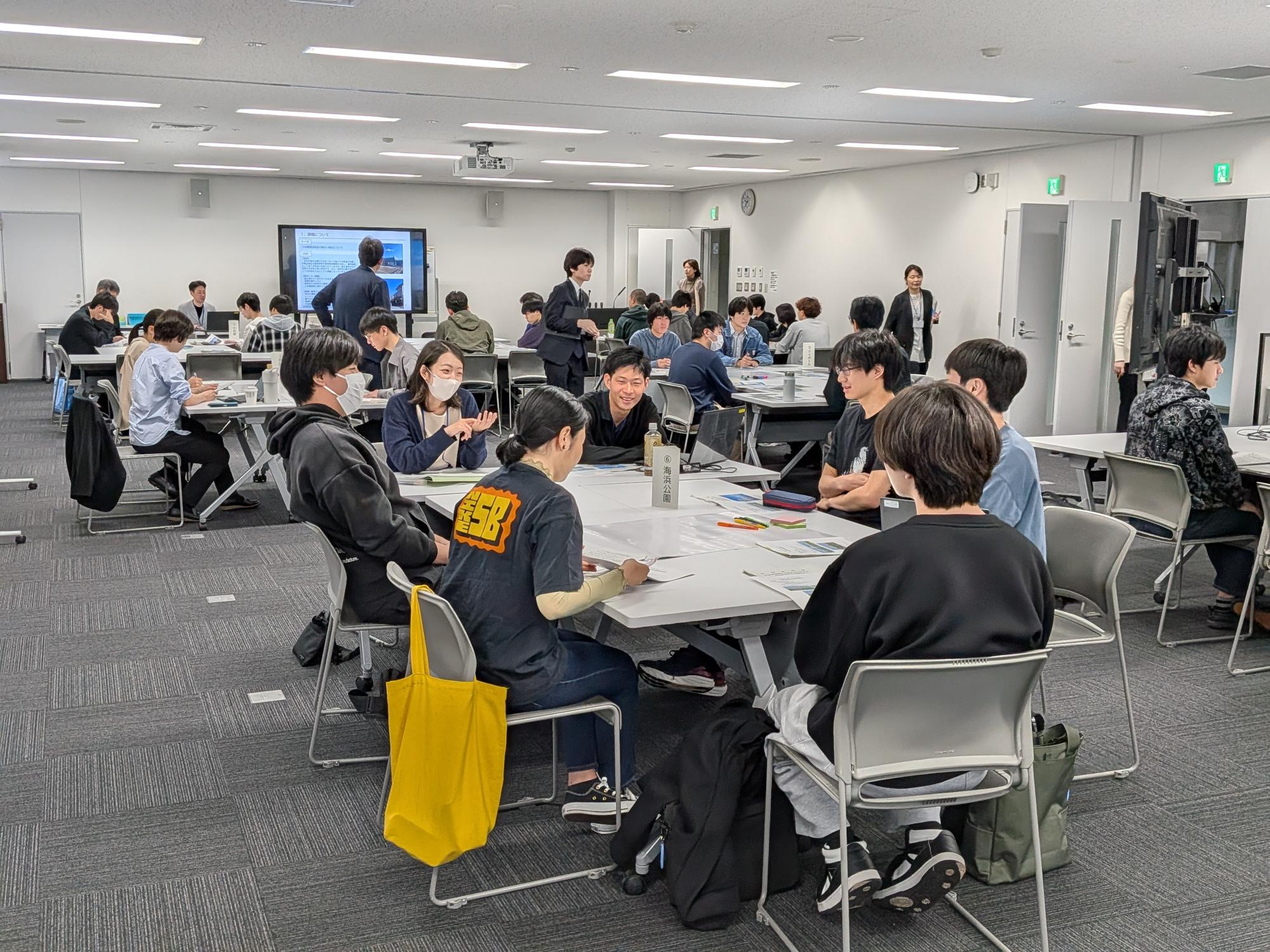 【情報システム学科】射水市の未来を創る！「いみず学生アイデアコンテスト」オリエンテーション開催
～学生の熱意が射水を動かす！6つのテーマに挑むワークショップがスタート～