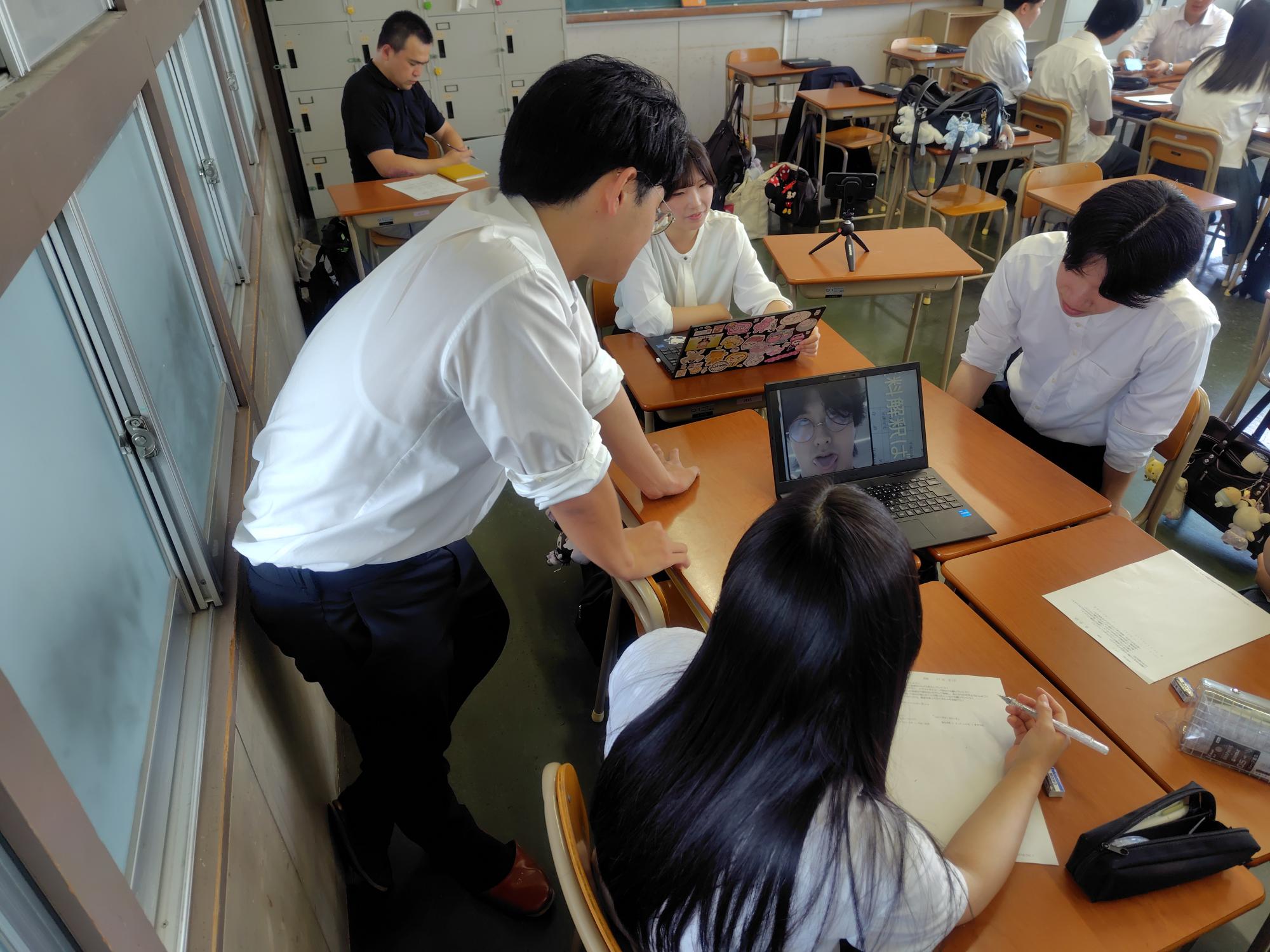 【情報ビジネス学科】～20才の気づきを高校生へ～失敗からの学びを伝える「しくじり先生」を実施