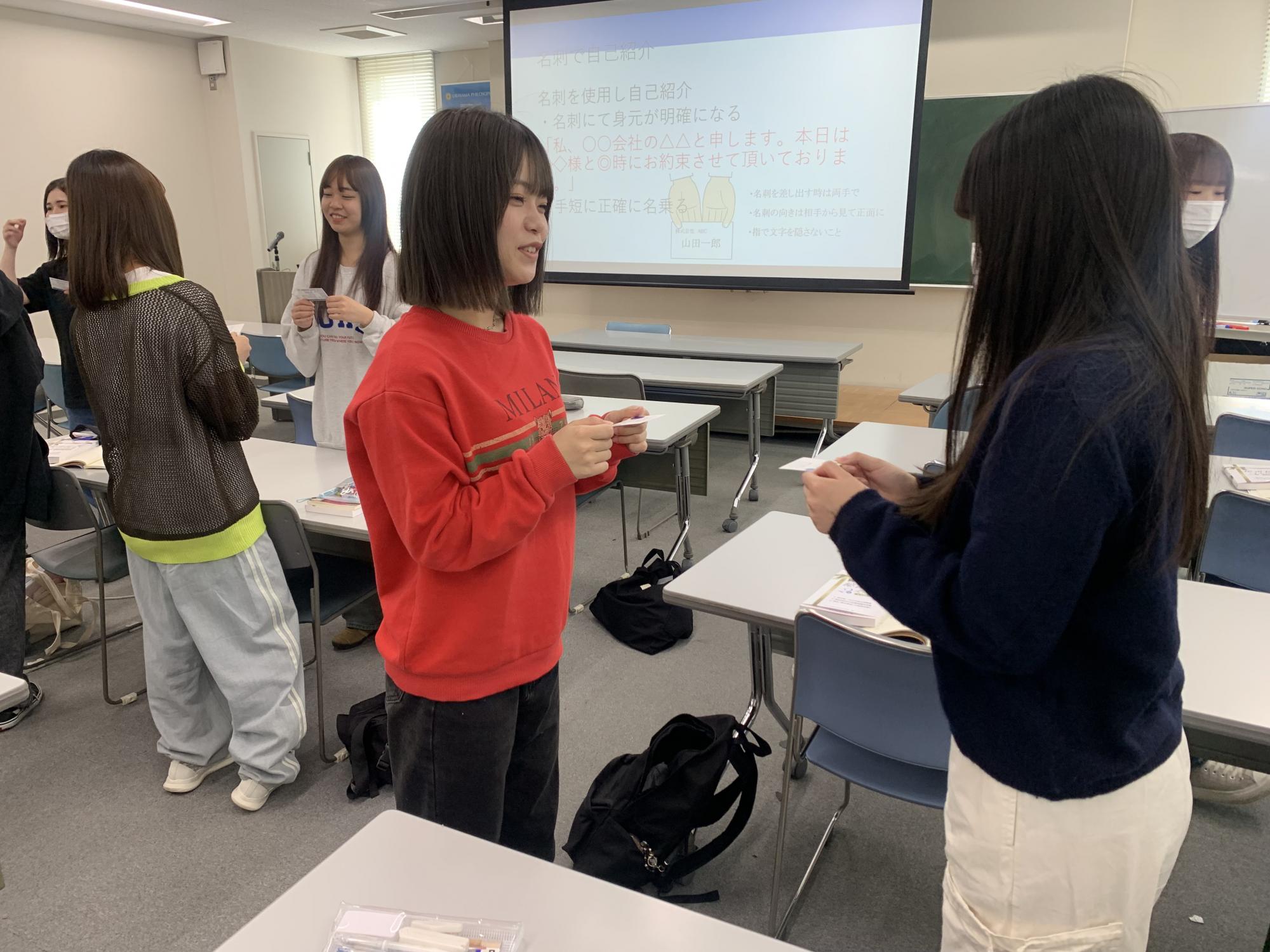 【美容・医療事務学科】秘書の授業でマナーを身につける！